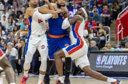 星空体育app-克里夫兰骑士迎CBA季后赛关键赛，今夜刷新队史纪录，气氛紧张，数据趋势出现新变化-星空体育app